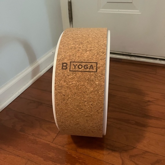 Cork Yoga Wheel - Natural and White - Picture 3 of 6
